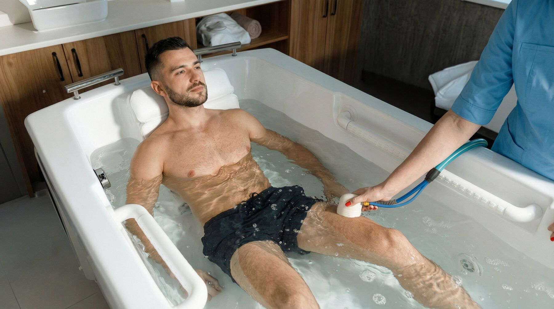 AquaTornado hydro-vacuum session guided by a specialist